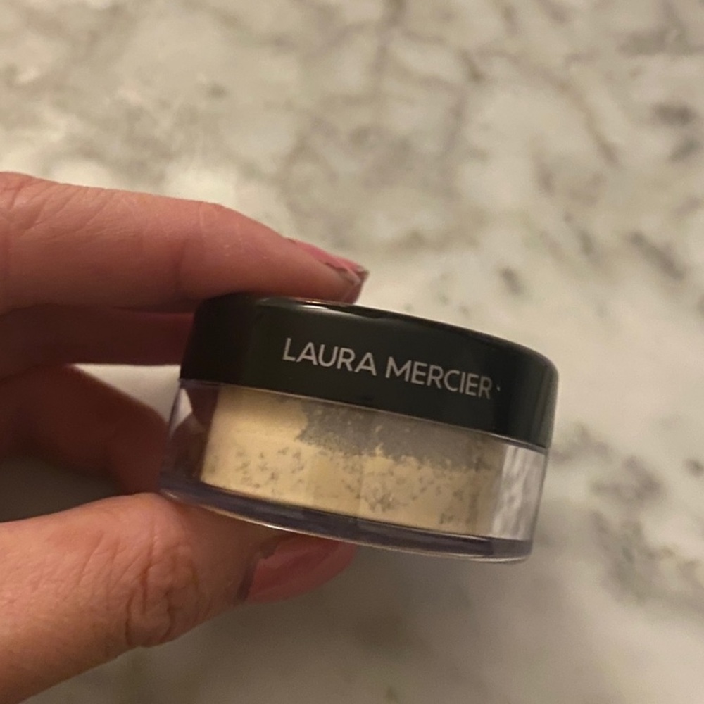 Laura Mercier translucent powder